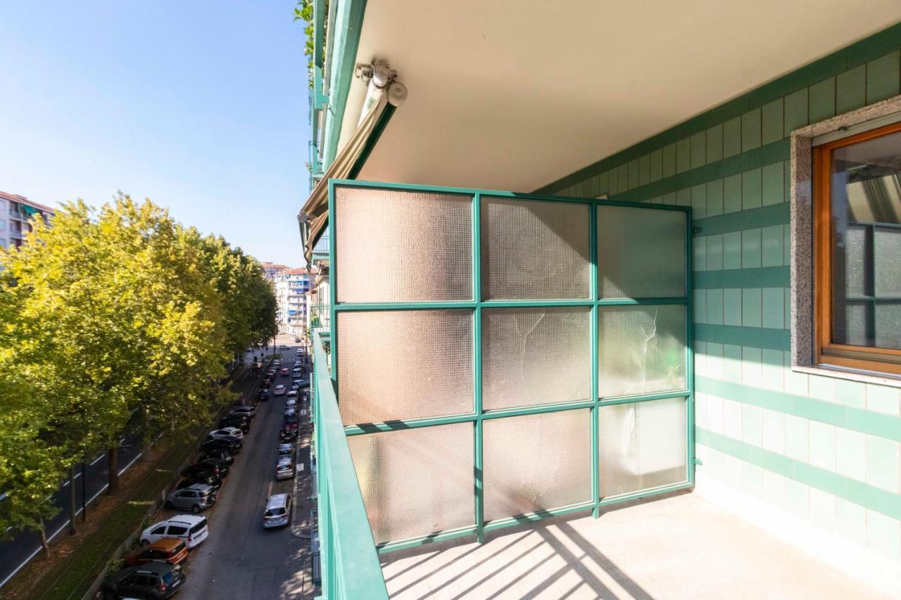トリノCozy&Spacious Apt 2 Min Walk From The Tram Stop!アパートメント エクステリア 写真